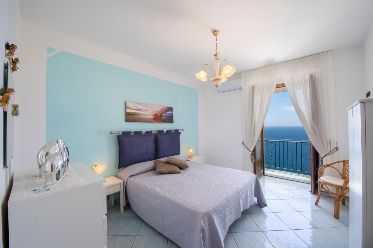Moressas In Praiano Kültér fotó